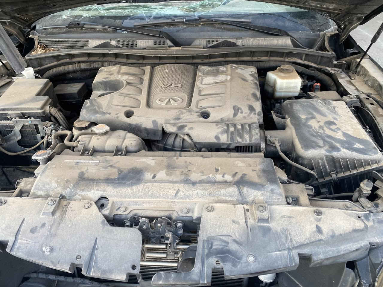 انفنتي موديل ٢٠١٦  Qx80 
كصه كامله  مع البوب والصندوك 
للاستفسار ***********
