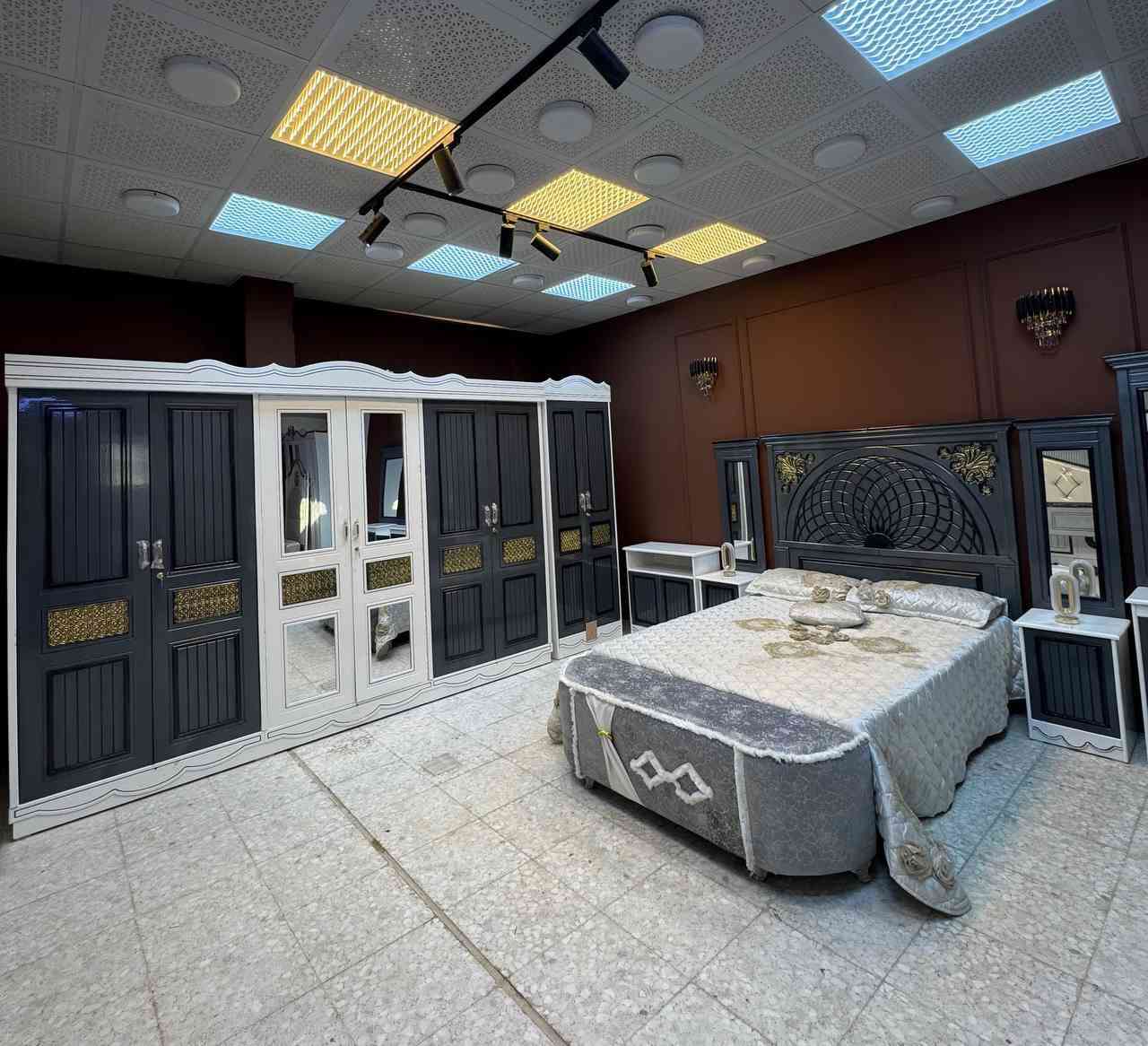 ✨ التميز عنواننا ✨ غرف نوم مع هيام للأثاث 
غرف نوم نجارة عراقية بيد أمهر الصناعية
جودة عالية ✦ تصميم أنيق ✦ سعر مناسب  ((مليون))) فقط ✅ 
🛏️ متانة تدوم
🎨 ألوان عصرية
💰 أسعار منافسة
📞 للحجز والاستفسار راسلونا خاص ***********
اختاري الأناقة… واختاري الصح 🤍
