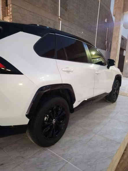 سلام عليكم تيوته راف فور هايبرد XSE 2023 وارد امريكي مرقم كامل حادثه كما موضح في الصور مصفات  كشن جلد كهربائي تبريد تدفءه فتحه سقف فول مواصفات عله فءه السعر275$ المكان الانبار الرمادي رقم الهاتف ***********
