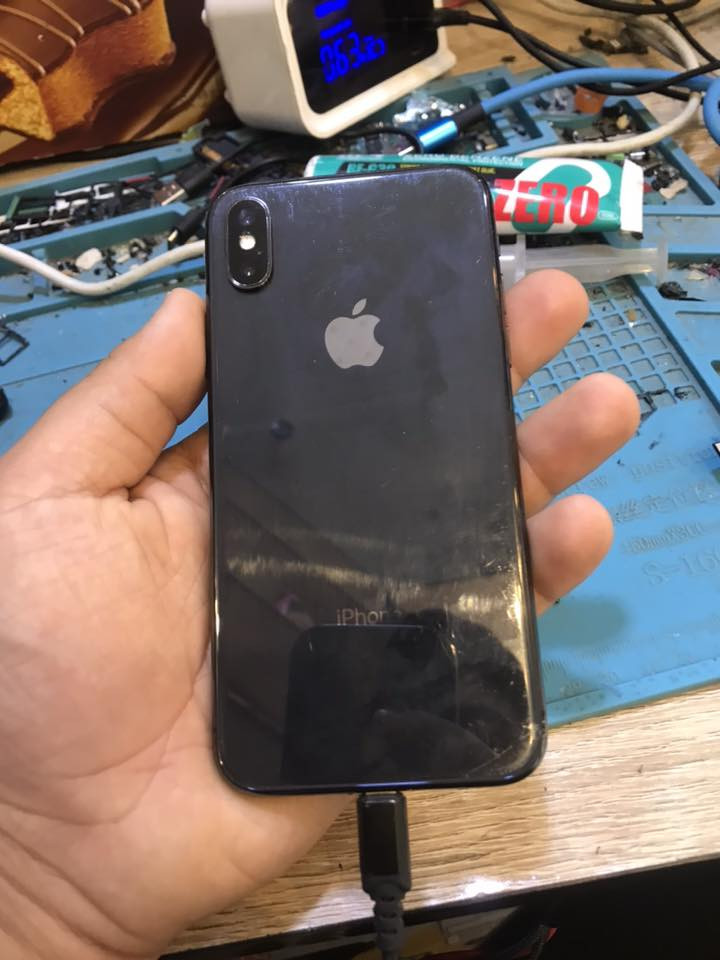 ايفون اكس مبدل فقط شاشه
بطاريه 76
ذاكره64
سعر 110 
***********
