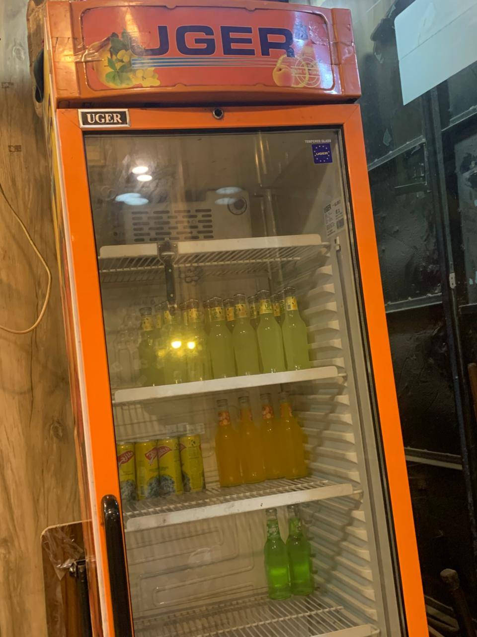 السلام عليكم ورحمة الله وبركاته
توجد أغراض مال كوفي شوب مستعمله كامله للبيع
الأغراض تشمل (مجمده+ نراكيل كامله+ مع بكارلت واغراض نراكيل+ عارضه مشربات غازيه +ميوزه صاص+ طباخ شاي+ سماور +قناني غاز+ تخم+ كراسي نوعيتين+ طبلات+ بلازما  حمج 42+ مبردات +صوبه غازيه كبيره +خيمه للجلوس تصير شفافه مع سقف ضد الماء +وبعد عدة أمور)
بس بشرط ابيع الأغراض كلهن بيعه وحده يعني ما ابيع كل حاجه بحدهي تجي تحمل الأغراض وتتوكل والسعر اداريك بي حك الجيه
هاذا رقمي ***********
متوفر واتساب واتصال
