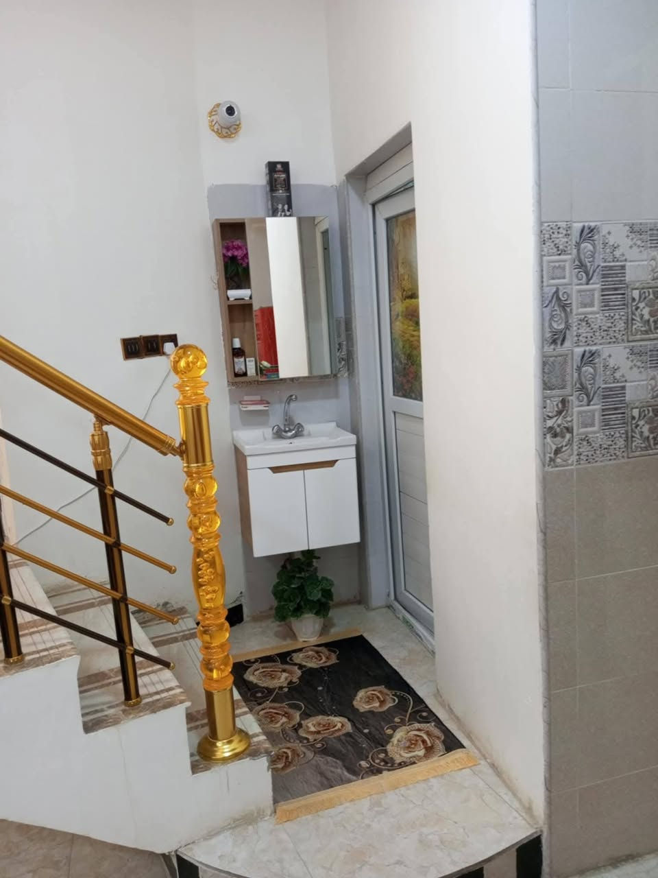 🚩مشتمل للبيع في الطشاش شارع القاظي ( توزيع البلديه) بناء حديث 2022 يباع نقد

🎗️يتكون الطابق الاولى
غرفة نوم+هول+مطبخ  +استقبال+صحيات خارجيه وداخليه 

🎗️يتكون الطابق الثاني
 صحيات وبيتونه 

🔸شارع /12 م
🔸 خدمات/ ماء وكهرباء 
🔸المساحه/100م 
🔸الواجه /5 م
🔸النزال/ 20 م 
🔸الموقع مميز / قرب شارع القاضي 
🔸السعر /130 

📲 للاستفسار الاتصال ***********
