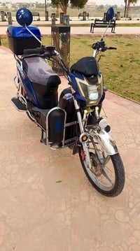 دراجه هارلي للبيع سعر 400وبيه مجال قليل للشراي بطاريات يقرن 10 كلهن كه...