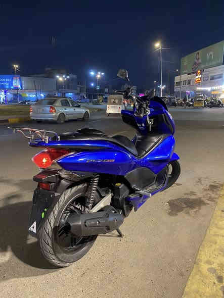 السلام عليكم دراجه بي سي اكس ياباني جيل اول مكينه  150دراجه كله شغاله حساسات مال ستان شغال وحساس الازدحام هم شغال دراجه خير من الله عنوان بغداد مدينه الصدر السعر 11بيه مجال شي قليل رقم الهاتف ***********
