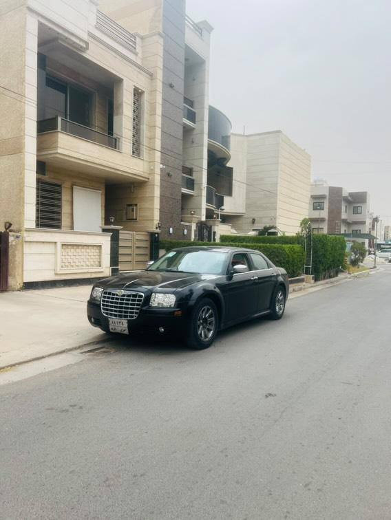 سلام عليكم اوباما 2010 اصل للبيع مكينه 3500 كير مكينه خير من الله حادثها خلفي  مصبوغه عام جماليه عندي صورها قبل الصبغ تدفئه تبريد صدر جديد عليها ادامه كامله جديده مصطره نوزلات بلكات مجاول  السياره خير من الله  السعر 98 وبيها مجال قليل  مكاني واسط الزبيديه اتصل وبيك خير ودلل ،***********
