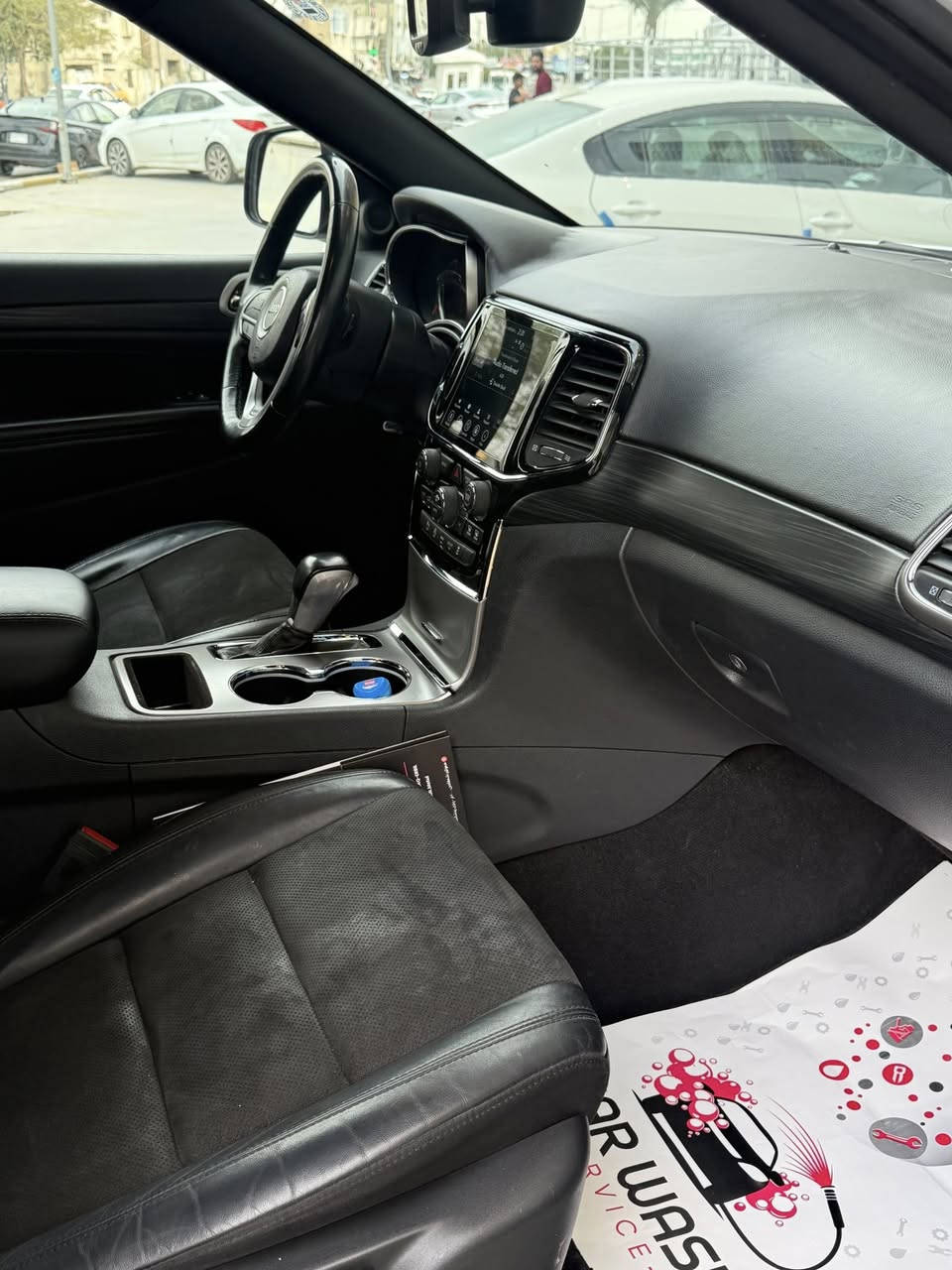 سلام عليكم للبيع. جيب 2022
رقم اربيل. بسم شركه.  
ماشيه 58 mi
حادث موضح بل صوره. جاملغ وبنيد. . 
ايرباك. طاك. 
فئة بلاك توب. 
شاشه. كامره. 
تشغيل عن بعد
كشن كهرباء. 
مكان السياره الحرية. الدولعي
السعر. 245 
وبيها مجال قليل. 
رقم الهاتف. ***********
