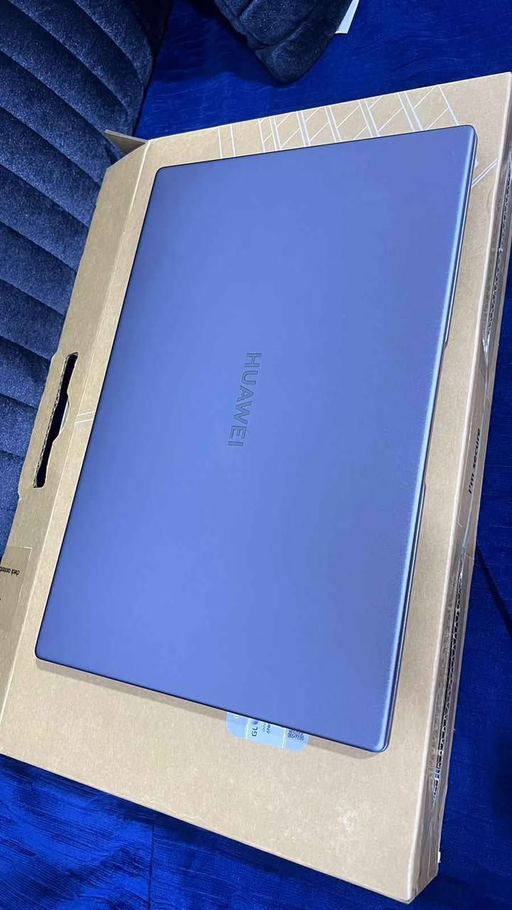 لابتوب  جيد جدا للدراسة واعمال مكتبية و التصفح

المواصفات الرئيسية :

1- المعالج 13 Intel Core (الجيل العاشر).

2-الرام : 8GB DDR4.

3-الهارد : 256GB SSD 

4- الشاشة : 15.6 بوصة Full HD 

5- لبطارية بحالة الوكالة فقط 94 دورة شحن.

 6- صحة باتري (%93)

7- النظام 11 Windows الأصلي أحدث نسخة

مواصفات خاصة بلابتوب:-

1-التصميم الفخم الهيكل الخارجي مصنوع من الألمنيوم المتين، مما يعطيه ملمساً وشكلاً راقياً جداً مقارنة بالمنافسين في فئته السعرية.

2-بصمة الإصبع زر الطاقة يحتوي على مستشعر بصمة مدمج وسريع جداً، يفتح الجهاز ويسجل الدخول بلمسة

واحدة.

3-ميزة Huawei Share : إذا كان لديك هاتف هواوي يمكنك عرض شاشة الهاتف على اللابتوب ونقل الملفات بمجرد ملامسة الهاتف للجهاز.

4- شاشة Full view حواف الشاشة نحيفة جداً من الأعلى والجوانب مما يعطيك مشاهدة ممتعة.

الملاحظات:-

​✅ الجهاز مع الكرتونة الأصلية وكافة ملحقاته.

✅ نظافة خارجية وداخلية 100% (ما مفتوح ولا مصلح).

✅ يحتوي على شاحن Type-C سريع دهوك, العراق


**إذا كنت صاحب هذا الإعلان وتريد حذفه لأي سبب، رجاءا أرسل رسالة إلى الدعم الفني**