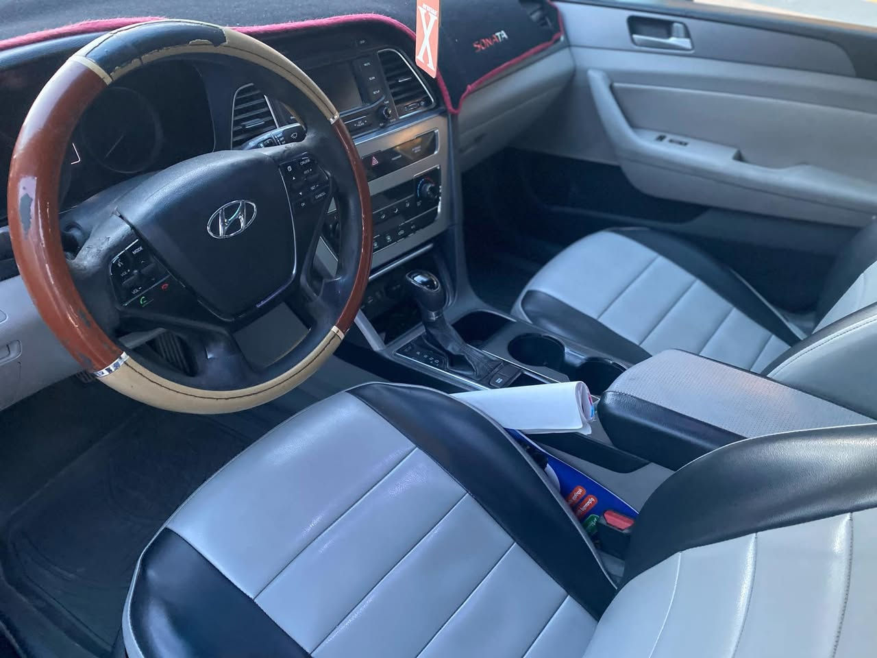 السلام عليكم
للبيع سونات 2015
التفاصيل كالاتي:
١- مواصفات 
٢-محرك 2.4 جيد  
٣- گير جيد 
٤- تايرات نظيفة 
كهربائي٦
٧- شاشة وكامرة 
٨- مصابيح زنون 
٩-كهرئيات جاهزة
١٠- السيارة بسمي وسنوية ورقم جديد
السيارة نظيفة جداً وكاملة من كل النواحي السعر المطلوب135 ورقة قابل للتفاوض مكان السيارة بغداد للاستفسار ***********
