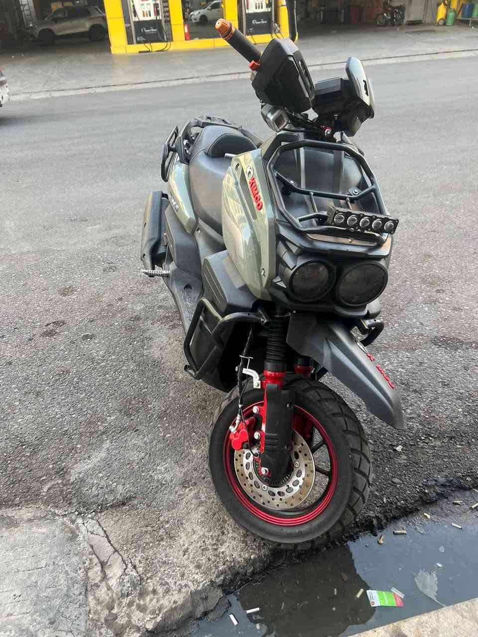 السلام عليكم كيمكو ماشي 5000 مستعمل 5شهور مكينة 200 cc  سعر 700دولار بي مجال ***********  مكان عنكاوه
