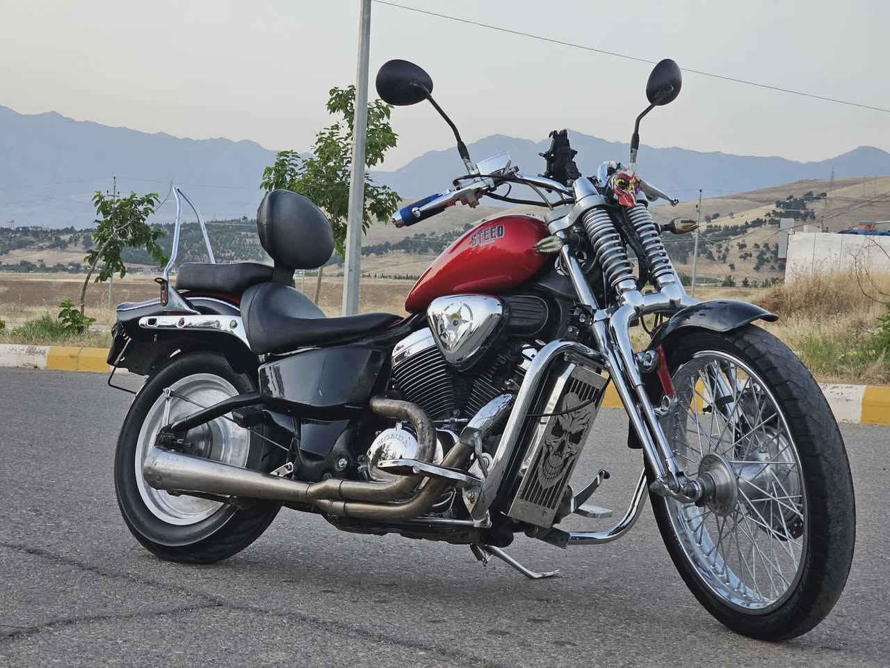 سلام علیکم
ئەم هارلیە بۆ فرۆشتن
honda steed 400 vlx
مەکینە 400v
مەکینەی کەپسە و بەشەرت
ڕۆن و فلتەر و تۆپ کلاجی لۆک خراوەتە سەر 
ماتۆڕێکی جوان و پاکە
ساڵۆنسا سپۆرتە
سویچی بیلادیە
شوێن هەڵەبجەی شەهید
***********
***********

