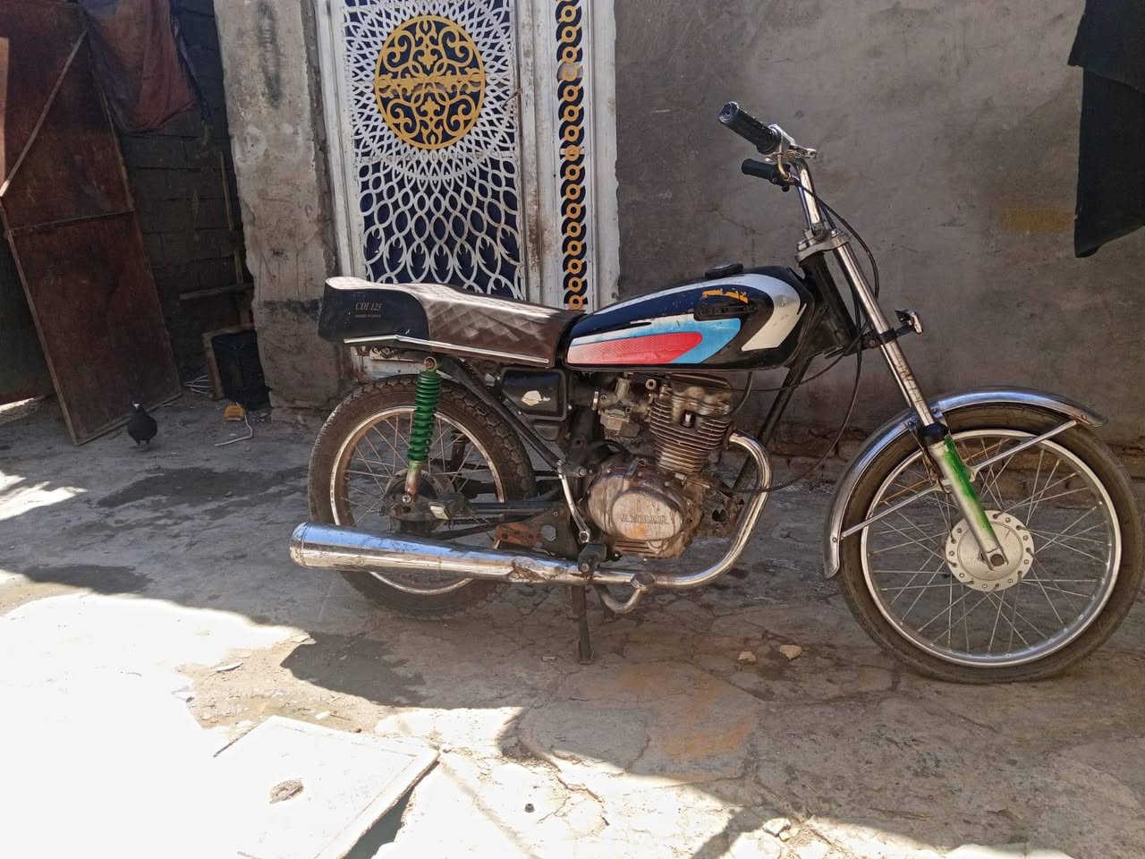 سلام وعليكم دراجه مال شغل لبيع لا مخسوله ولا منضفه السعر 250قفل وياله جد مكينه نضيفه عوزه بس خسله هندر واحد


**إذا كنت صاحب هذا الإعلان وتريد حذفه لأي سبب، رجاءا أرسل رسالة إلى الدعم الفني**