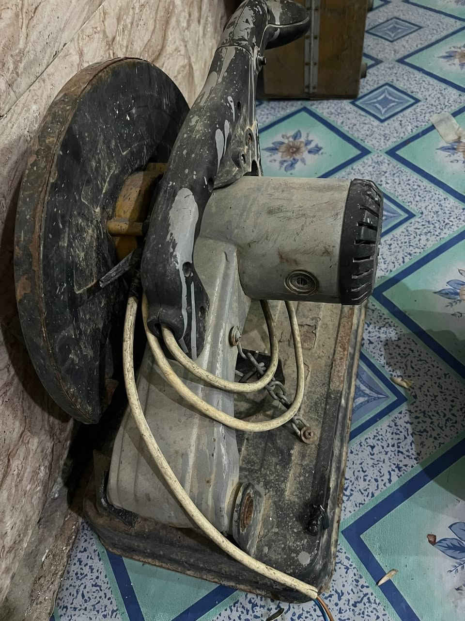 سلام عليكم البيع شغلات 
سعر ٢٠٠ الف بيهن مجال قليل


**إذا كنت صاحب هذا الإعلان وتريد حذفه لأي سبب، رجاءا أرسل رسالة إلى الدعم الفني**