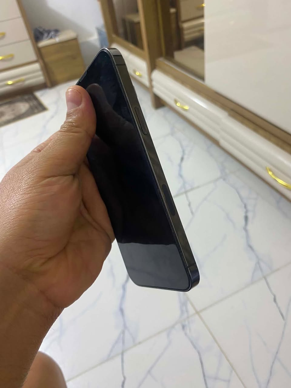 13برو ماكس الذاكره 256 البطاريه 83 مستبدل فقط شاشه اصليه السعر 560 رقمي ***********
