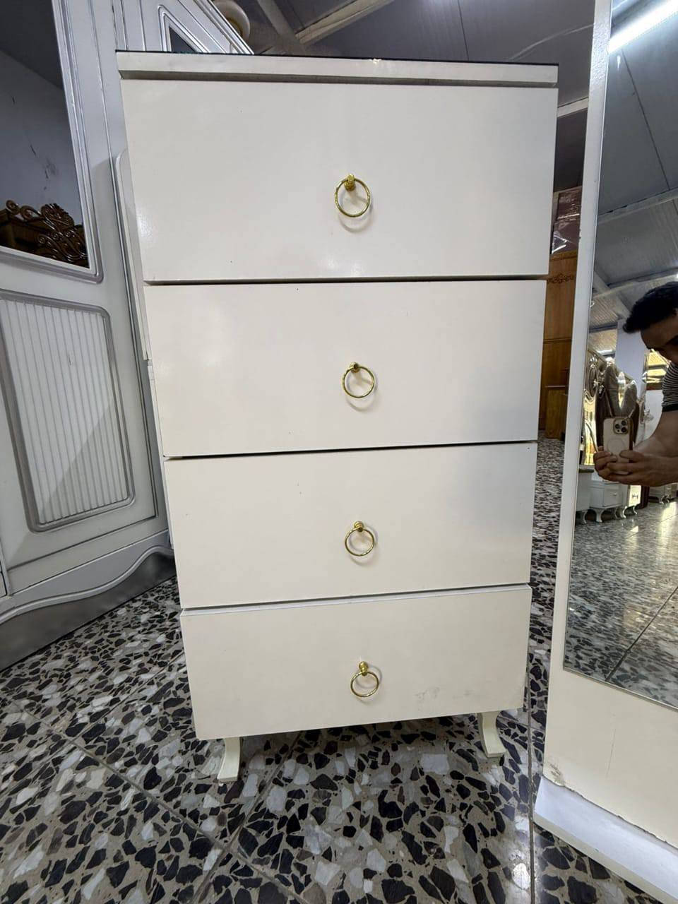 غرفه تركي مستعمل نضافه 90
عدد القطع 9 
السعر ب 800 قفل قفل 750
وي الشد والنقل داخل بغداد مجاني


**إذا كنت صاحب هذا الإعلان وتريد حذفه لأي سبب، رجاءا أرسل رسالة إلى الدعم الفني**