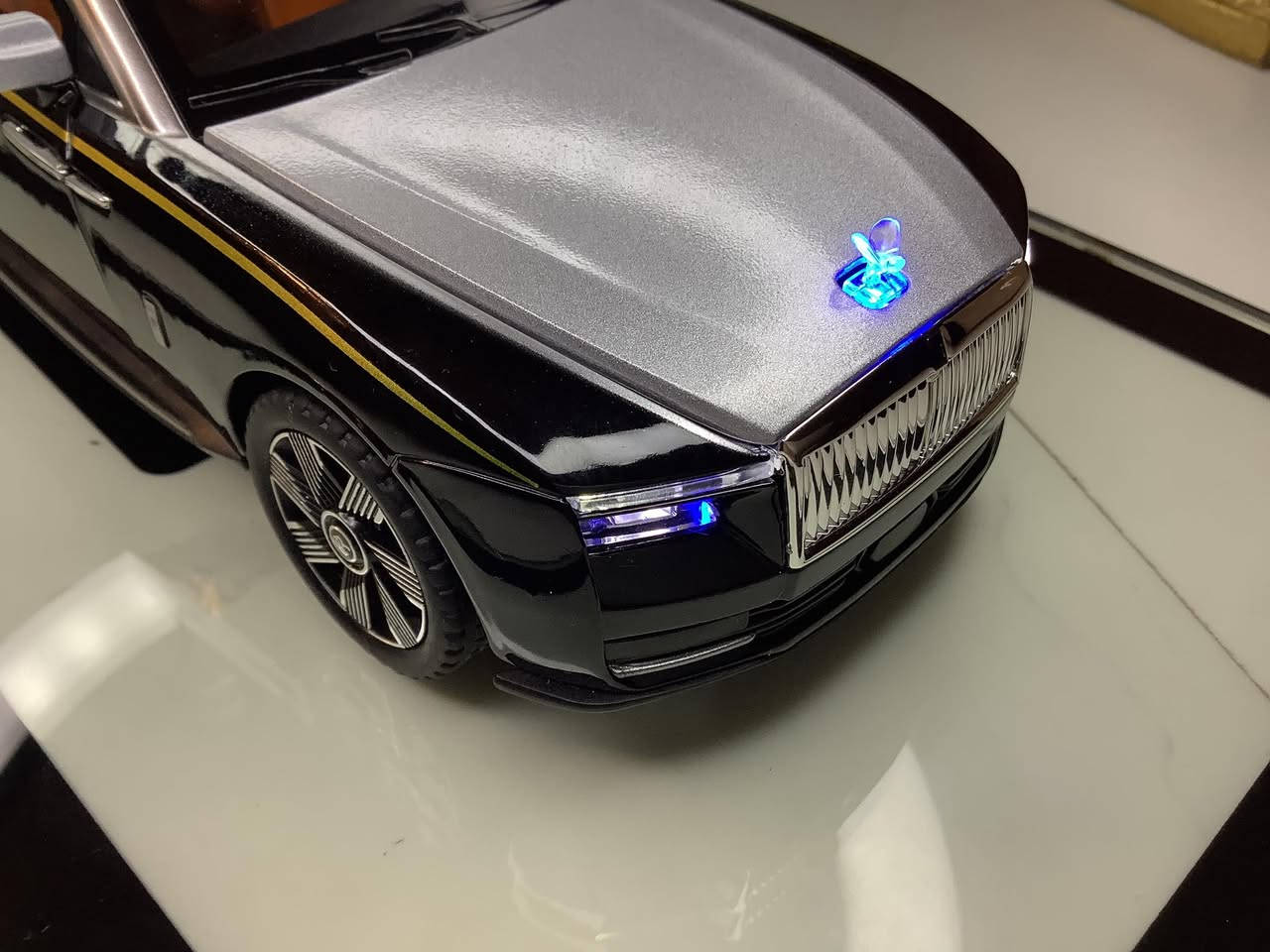 متوفر     

 مجسم.    رولز رويس سبيكتر 2024   حديد بالكامل 

حجم 1/24 يعني ١٧ سانتيم    تفاصيل القطعة   

تفتح ابواب + بنيد  + صندوك  + دبلات خلفيه واماميه +  اناره خلفيه واماميه   + سستم صوت كامل  ستيرن متحرك   مريات متحركة + اناره بالسقف +متوفر توصيل

 سعر 35 

اعتماد 5 اسيا


**إذا كنت صاحب هذا الإعلان وتريد حذفه لأي سبب، رجاءا أرسل رسالة إلى الدعم الفني**