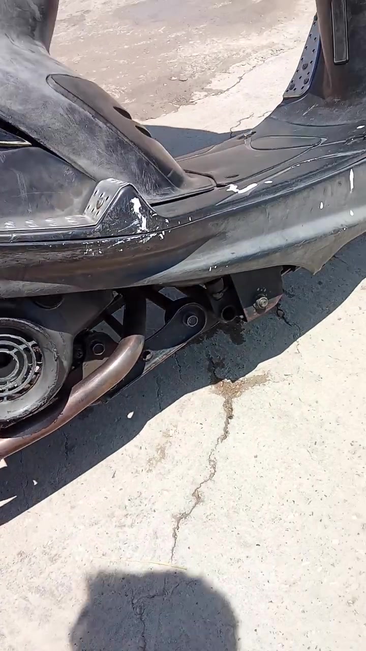 السلام عليكم دراجه ماكس للبيع كفاله عامه طيارات جدا ختم واحد دراجه معدل وشلعه دراجه حلوه بالمشي سعر 500 وبيها مجال ***********
