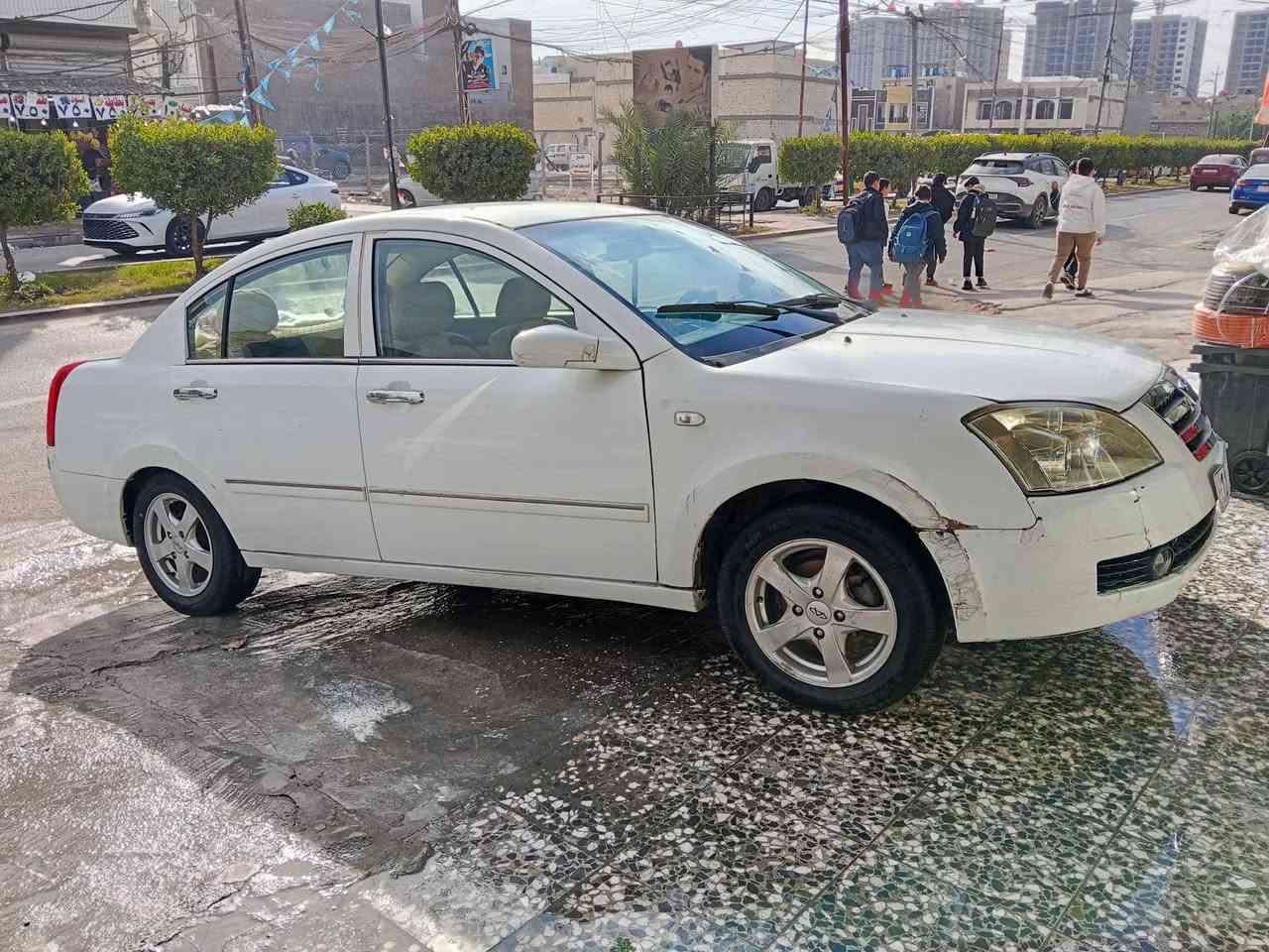 السلام عليكم شباب شيري A5 للبيع سيارة بلادية
محرك 2000
كير أوتوماتيك
تخم تاير جديد 
تتفئة تبريد 
دوشمة جديدة 
شاشة وكامرة جديدة
قايش تايم كيس ولفات جدد  كل تفرعات جدد
حساس خلفي 
بس صبغ بالجاملغ الأيمن وباقي بلاديه 
سيارة مال بيت مامشتغله بشارع 
سنتر لوك من الريمونت 
رقم جديد هزة جديده 
سنويه الا غاية 30 
مكان السيارة بغداد الحرية 
االسعر 42 وبيها مجال قليل 
تحويل بسمي تحويل ثاني يوم 
رقم صاحب السيارة ***********
