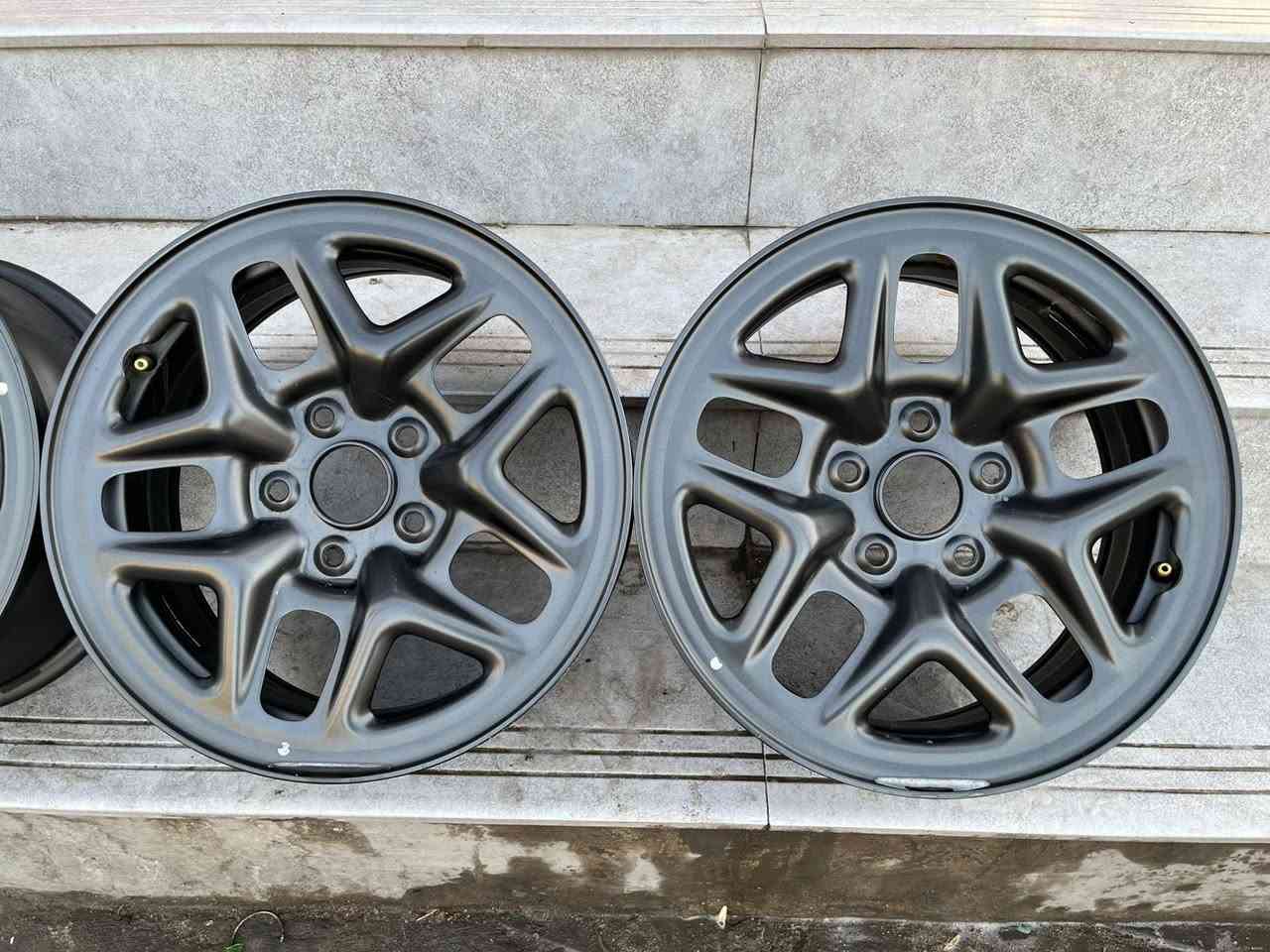 توفر  سبير بي وايدي  حجم 16  اصلي سعر 35 الف   ***********  بصره قرب جامع الكواز
