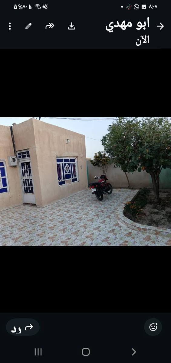سلام عليكم للبيع بيت مساحته ٥٠٠م البيت ٣٠٠م ويتكون من ٣غرفه ٥/٤ وصاله ومطبخ وديوان /القطعه ٢٠٠ م تحتوي على مطبخ خارجي وصحيات وسقيفه للسياره وحديقه / حي المنتظر اول شارع قرب مدرسة لتاخي لشوارع صب مع كافة الخدمات للتواصل على الرقم *********** واتساب
