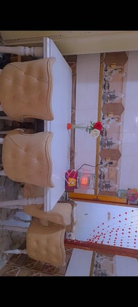 ميز طعام خشب • ٥ كراسي • دوشمة تخم