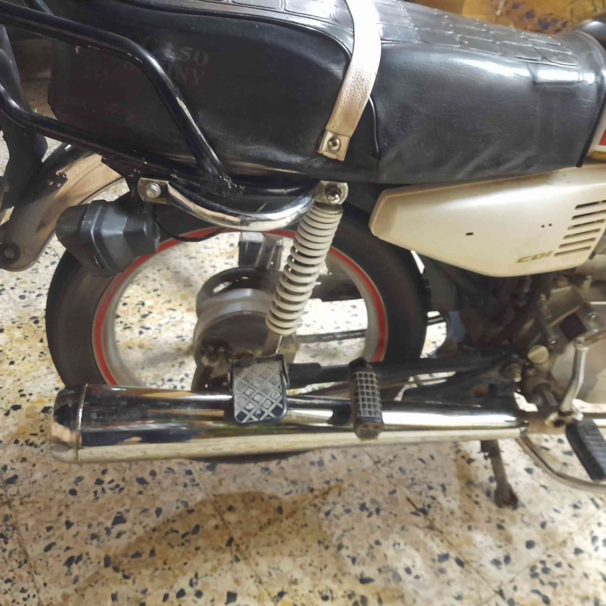 سلام عليكم دراجة يراني مكفولة موديل موديل2021 مكان ديالئ ناحية ابو صيدا  سوق لقديم سعر 475 بي مجال شي قليل  ليتصل علة رقم ***********
