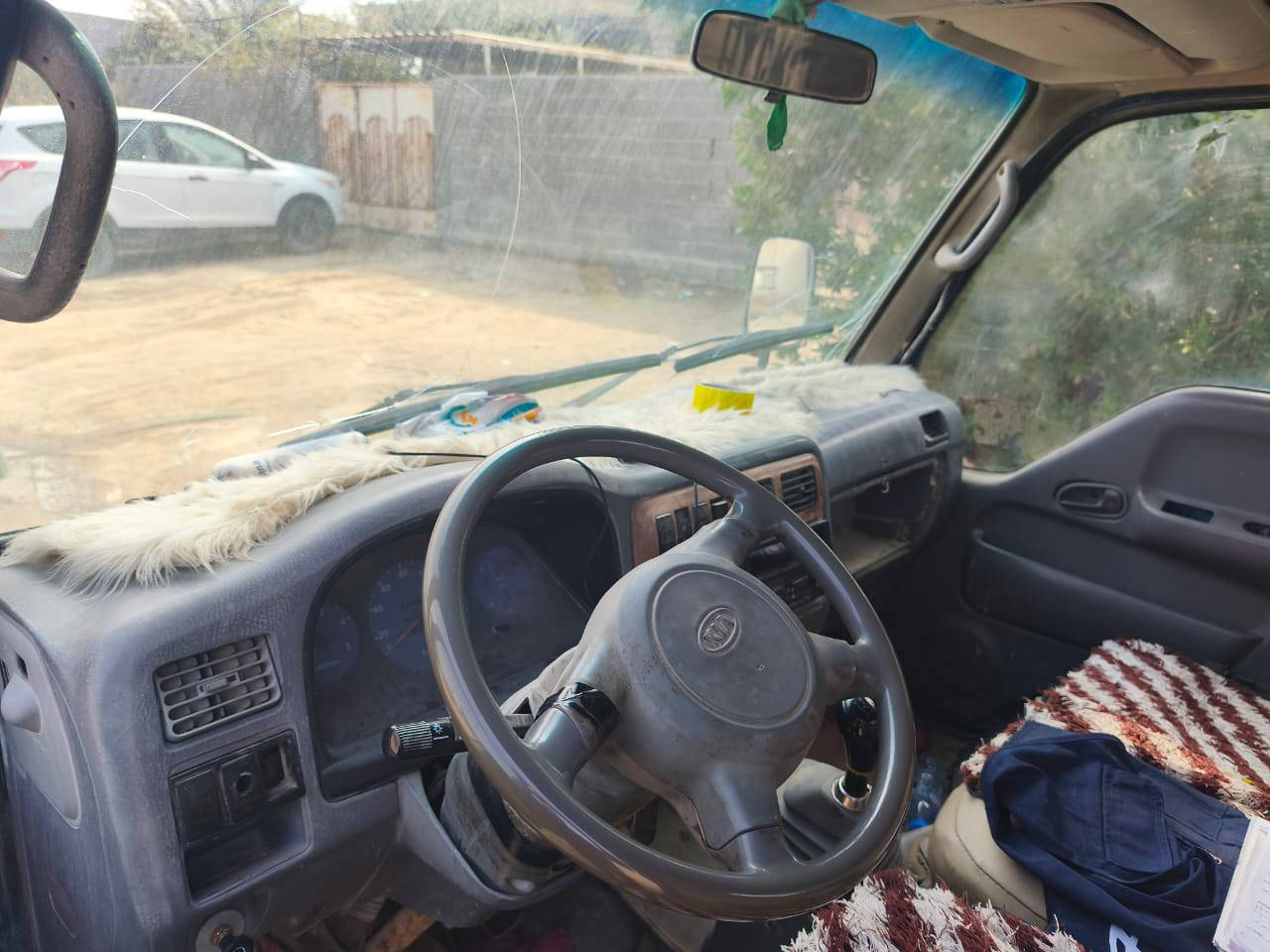 كيا بنكو حمل موديل ٢٠٠١ رقم جديد هزة جديدة كير محرك خير من الله شاصي نظيف البديل بي بعض التلحيظات البصرة, العراق


**إذا كنت صاحب هذا الإعلان وتريد حذفه لأي سبب، رجاءا أرسل رسالة إلى الدعم الفني**