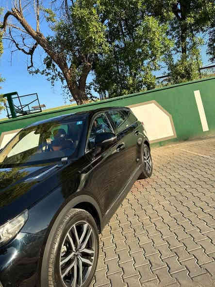 سلام عليكم 
من رخصه الادمن
بيسون T99 ماشيه ٢١ الف داخل مشمشي
المواصفات محرك ٢٠٠ تيربو
⚫️عداد دجتال
⚫️تدفئه كشنات
⚫️صندوك كهرباء
⚫️بانوراما
⚫️اوتو هولد
⚫️اوتو ستارت 
⚫️التحكم كله من الشاشه 
⚫️كامرات 360
الصندوك والبانوراما وهواي شغلات بيها من الشاشه وباقي المواصفات المعروفه السياره بيها طخه بسيطه بل دعاميه الخلفيه ومصلحها 
سعر السياره 20000$ يعني 30 مليون وبيها مجال بسيط جدا
مكان السياره بغداد حي الجامعه 
للاستفسار ***********
