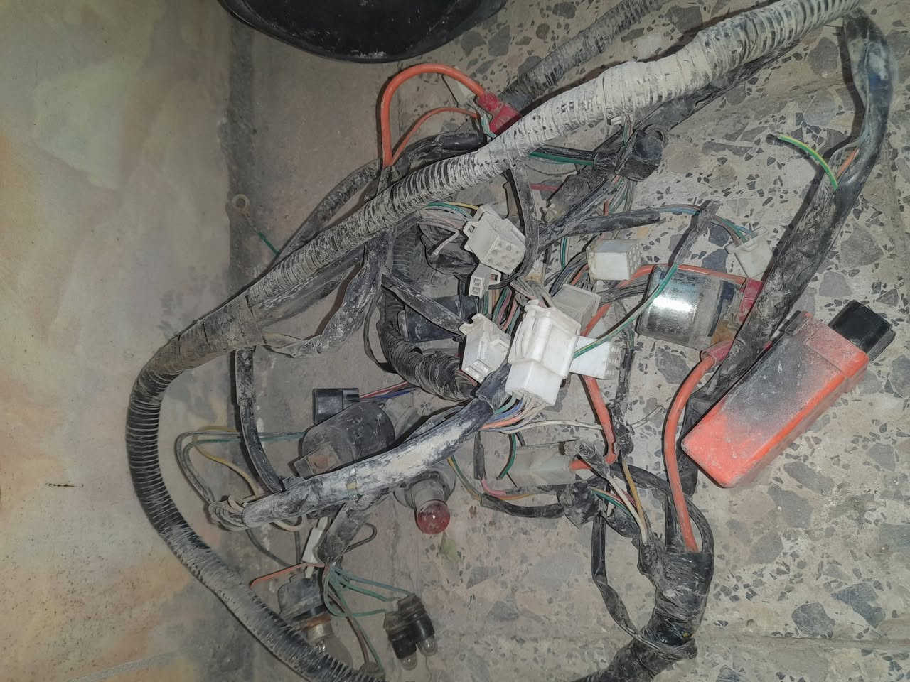 للبيع تفصيخ قرنه ***********
