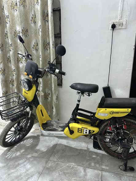 دراجة شحن كهربائية للبيع محتاجه بطاريه فقط
السعر ٣٥٠ وبيه مجال للشراي  
رقم موبايل ***********
عنواني ديوانية حي العصري
