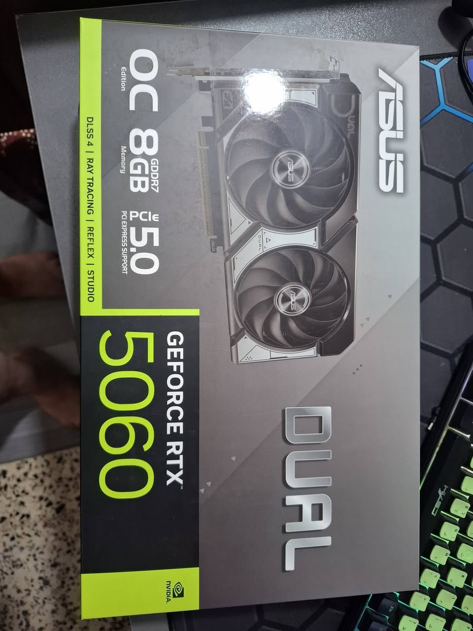 السلام عليكم
عند كارت شاشه 5060 asus dual g8 مستخدم تقربيااا 6 اشهر اخو الجديد 500 الف وبي مجال  الاستفسار على هذا الرقم ***********
