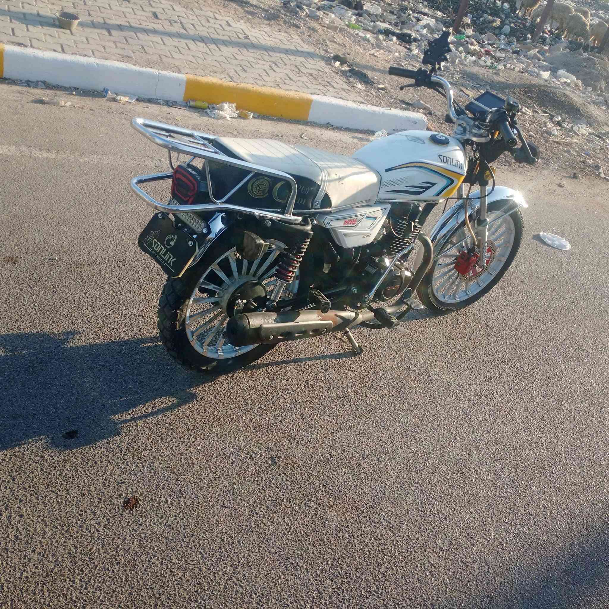 سلام عليكم هاي لبيع 750بيه مجال حك جيه
درجه خمسه كير سيبي اف ضاغطه زنجيل درجه كفاله عامه ***********لحسينه راشديه
