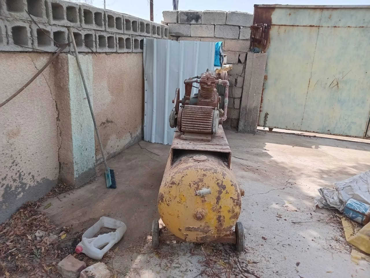 تبطل هواء للبيع في مع ماطور الماني ٣ فيز للبيع ***********

