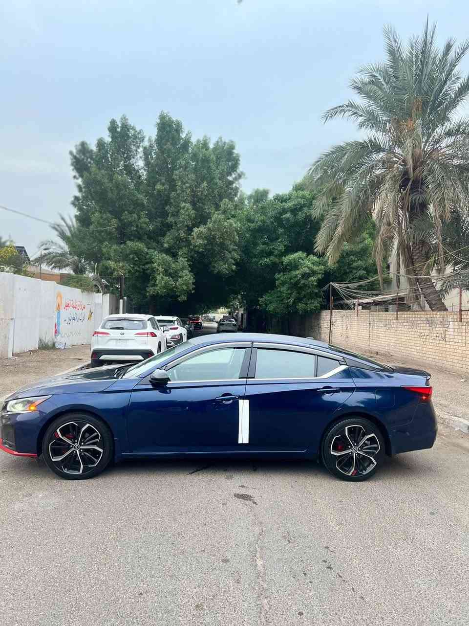 التما موديل 23 بيهه قطعتين بنيد وباب وره سايق صبغ وبارد باب سايق وجاملغات حوافهن السياره جاهزه من كلشي رقم بغداد 
السعر 137 بيهه مجال
*********** مكان مقداديه
