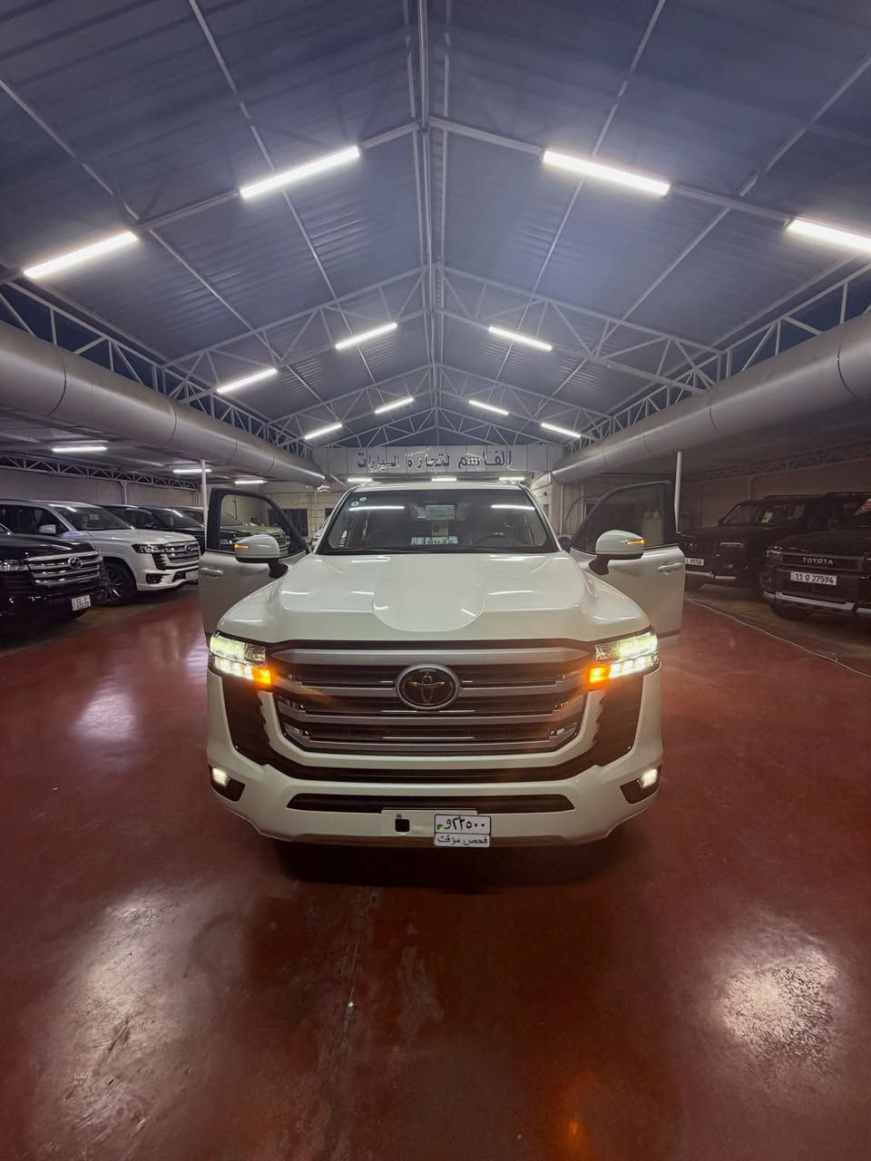 � تويوتا لاند كروزر 2026 GXR – زيرو 🔥

🚘 لاند كروزر GXR موديل 2026
✅ زيرو (غير مستخدمة)
✅ محرك V6 سعة 3.5 لتر توين تيربو
✅ ناقل حركة أوتوماتيك 10 سرعات
✅ دفع رباعي (4WD)
✅ شاشة كبيرة مع Apple CarPlay وAndroid Auto
✅ كاميرات وحساسات
✅ تشغيل بصمة
✅ مقاعد جلد فاخرة
✅ تبريد وتدفئة للمقاعد
✅ فتحة سقف
✅ أنظمة أمان Toyota Safety Sense
✅ جنوط ألمنيوم أصلية

✨ سيارة تجمع بين الفخامة، القوة، والاعتمادية، ومناسبة للمدينة والطرق الوعرة.

📞 للحجز والاستفسار راسلنا على الخاص أو اتصل بنا.
📍 معرض القاسم للسيارات
***********
***********
متوفر عدد محدود – سارع بالحجز
