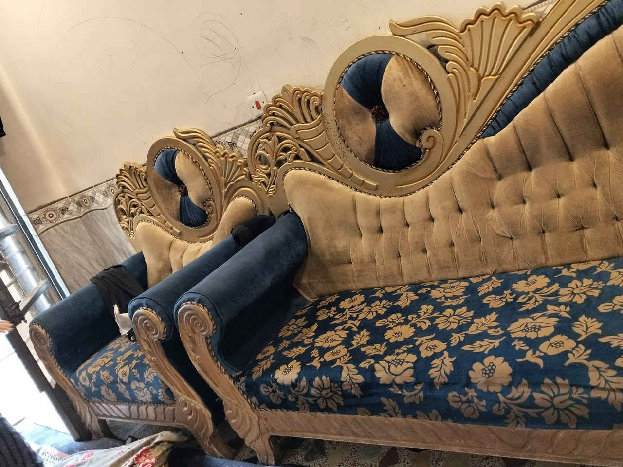 أغراض للبيع كلمن وسعرة استفسار عالخاص مكان المشتل


**إذا كنت صاحب هذا الإعلان وتريد حذفه لأي سبب، رجاءا أرسل رسالة إلى الدعم الفني**