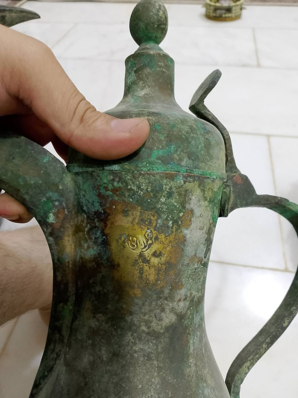 سلام عليكم دله سورية قديمه ارتفاع 36سم مختومه ختمين عمر اليافي وطاهر خطاب


**إذا كنت صاحب هذا الإعلان وتريد حذفه لأي سبب، رجاءا أرسل رسالة إلى الدعم الفني**