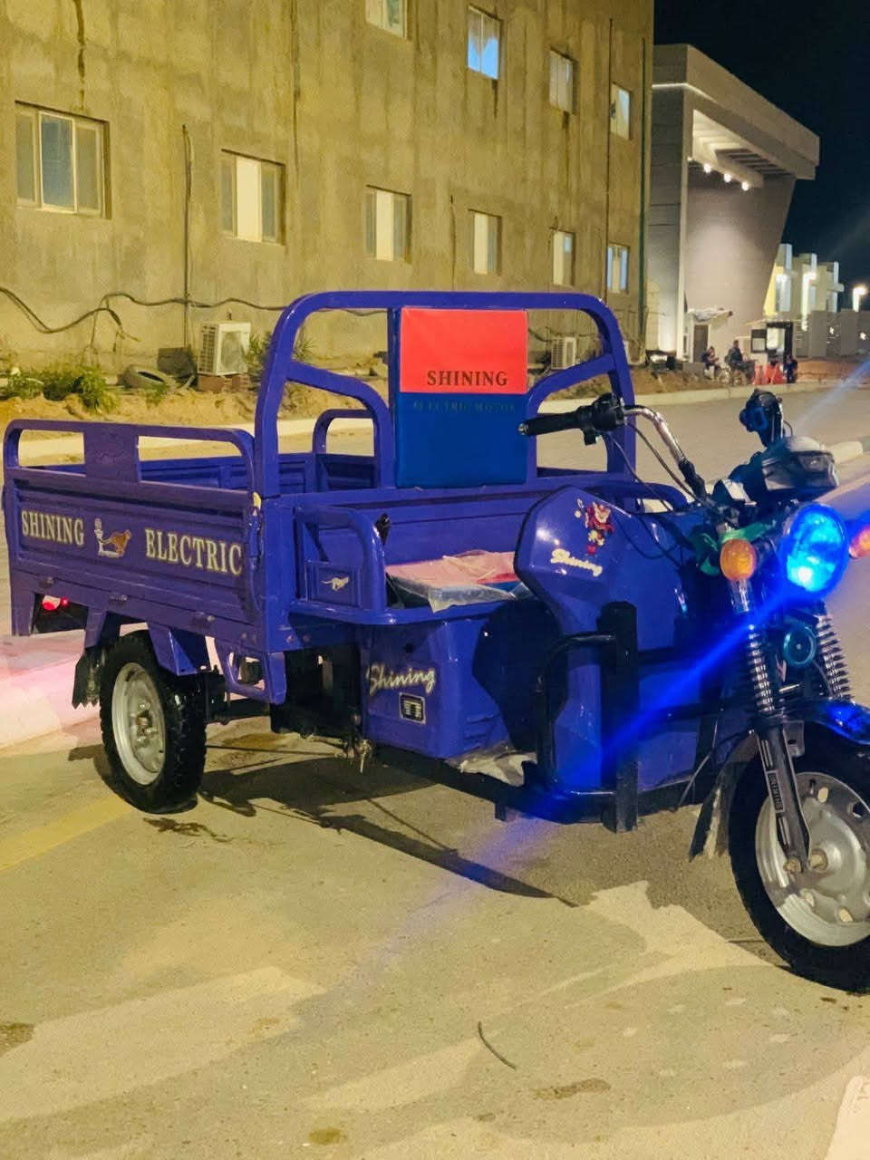 من رخصه صاحب الكروب
ستوته شحن للبيع مستخدمه قليل ما صارلها هواي بيع مستعجل جداً
السعر 500الف دينار 
بطاريات جدد عل فحص 
5بطاريات دبل
كهربائياتها كلشي مابيهن 
ستوته مثل ما جاي تشوفها
 كدامك..اشاير امامي خلفي شغالات بك لايت شغال لايت امامي شغال ..
مكفوله من ضربه وستوته بلاد 
سرعتها 60 ..بيها 3نمر 
ترجع بك ...دبلات شغاله 
شاصي مابي اي ضرر

الاتصال على الخط او واتساب شغالات :***********
