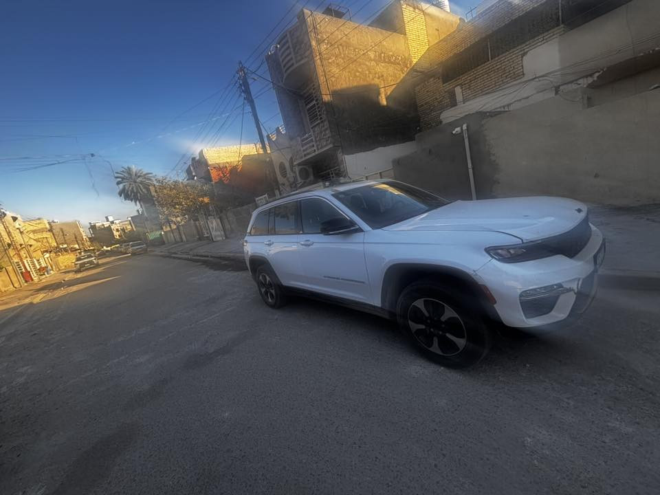 بيع مستعجل
السلام عليكم 
جيب شيروكي وارد أمريكي
سياره ماشيه 45كم

مديل 24
سعر 29الف$ بيه مجال عنوان بغداد البياع 
***********
