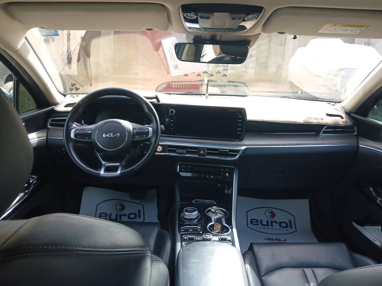 🚗 للبيع كيا K5 هايبرد موديل 2023
▪️ المحرك: 2000cc هايبرد
▪️ الممشى: 60 ألف كم
✨ المواصفات (فل كامل ماعدا الفتحه):
كير ماوس
 تبريد  خلفية كشنات اماميه تبريد +تتفأه
شحن وايرلس
تحديد مسار + سياقة ذاتية
 حساسات وكاميرات رادار امامي رادار خلفي مانع تصادم بريك ذاتي 
مواصفات كثيرة جداً
🛠️ الحالة:
حادث خفيف جهة اليمين (الجاملغ + طكة بسيطة بالباب الطخه صايره شطح )
لا يوجد لغد ولا شاصي
قبغ جنطة مبدلة
الجاملغات الخلفية كلير بدون قطرة معجون الطخه الخلفيه امعمره ابكوريه 
السيارة نظيفة جداً الله شاهد عليه سياره جديده بمعنه الكلمه برغي متصرف عليه 
💰 السعر: 160 قابل للتفاوض بالمعقول
📍 الموقع: (بغداد حي اور قرب جامع الفردوس)
📞 للتواصل: (***********)
