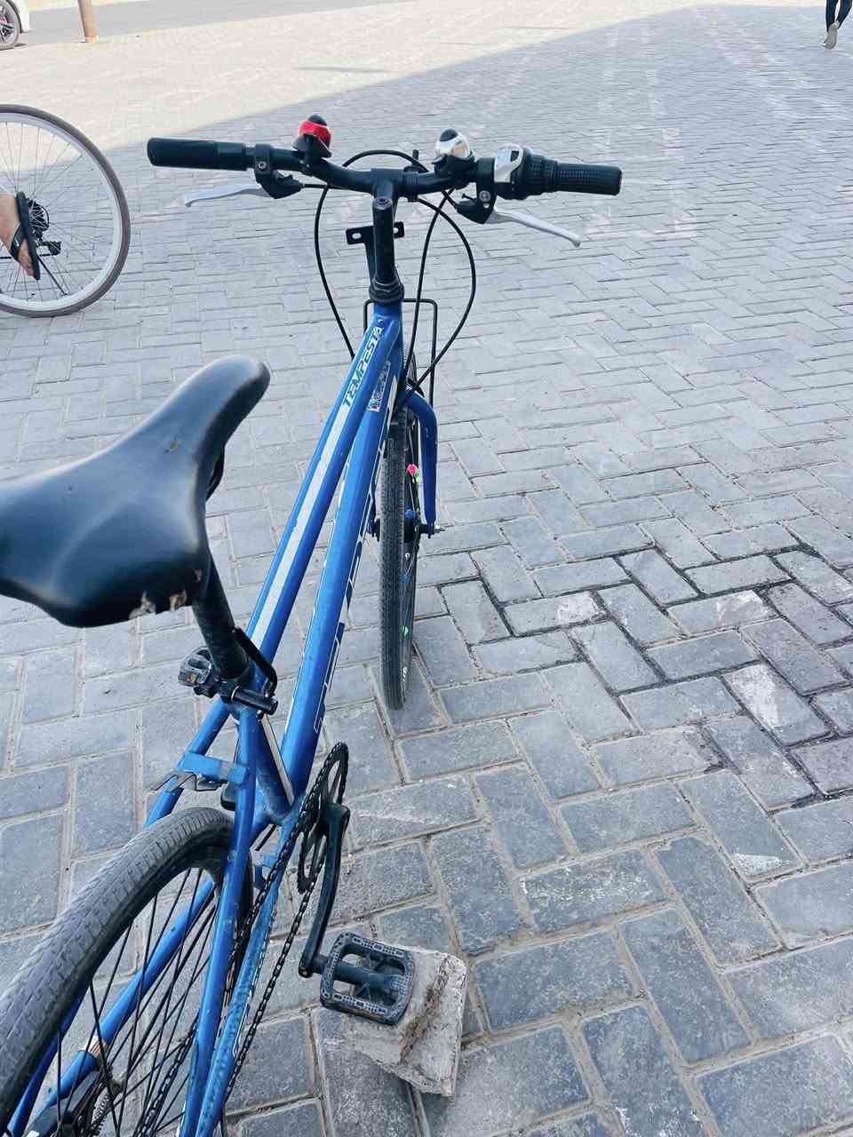 سلام عليكم 
بايسكل للبيع حجم ٢٤
سعر ٧٥ وبي مجال بغداد مدينه صدر


**إذا كنت صاحب هذا الإعلان وتريد حذفه لأي سبب، رجاءا أرسل رسالة إلى الدعم الفني**