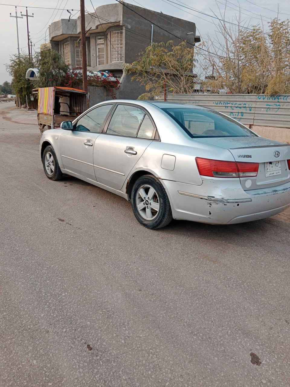 السلام عليكم ورحمة الله 
سوناتا 2009 كوري مكينه 2000 خط واحد سنويه لل٢٨ بسم جاري اكاتبك ويا رقم قادسيه الماني المكان بابل الهاشميه 
السياره بيه قطعتين صبغ بدون دواخل بيه خياسات مامشتغلهن بصيطات اني مافارغ اسويهن مكينه كير حداديه تخم تاير تبريد شواصي لغود كوله كفاله
السعر ٩٣ وبيه مجال بصيط *********** بي واتساب
