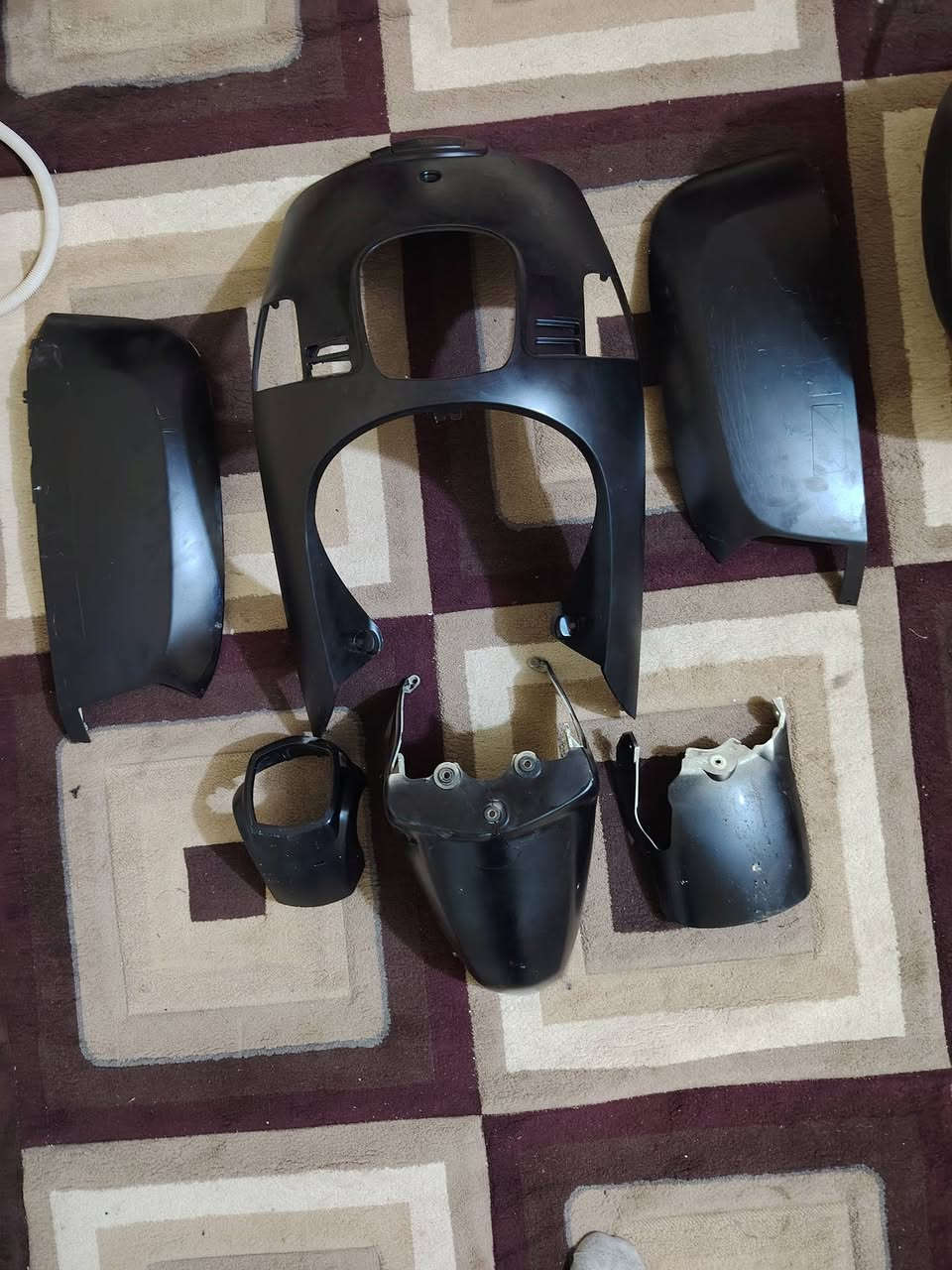 سلام عليكم صالنصه اصلي بيه زرف واحد اريدها 40 الف جنطه مال سلفر قفلها 60 مال حاويه كفر بوليس مصبوغ بس اصلي وليطه مالته كلهن موجوده  تكدر تصبغه بس ارجع وكول اصلي اريده 50 العلوان بغداد مدينة الصدر.....  ***********.... بي واتساب
