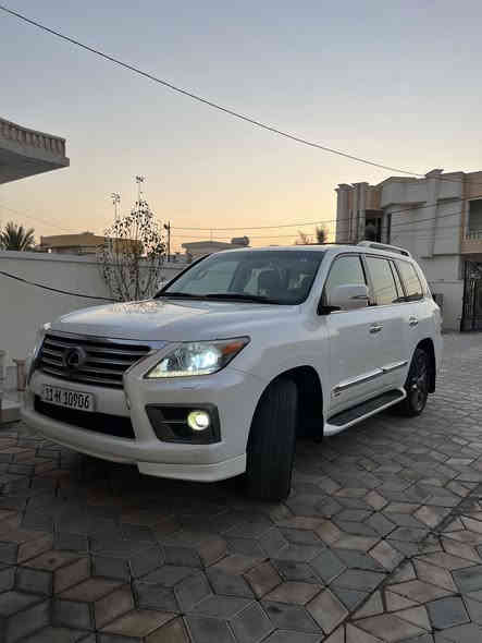 السلام عليكم 
لكزز ٢٠١٣ 
ماشيه ٢١٧٠٠
مكفول من كل شي (ماعدا الدعاميات صبغ بدون اي ضربه)
بسمي تحويل ثاني يوم ما بيه  اي مصرف ان شاءالله 
رقمي ***********
