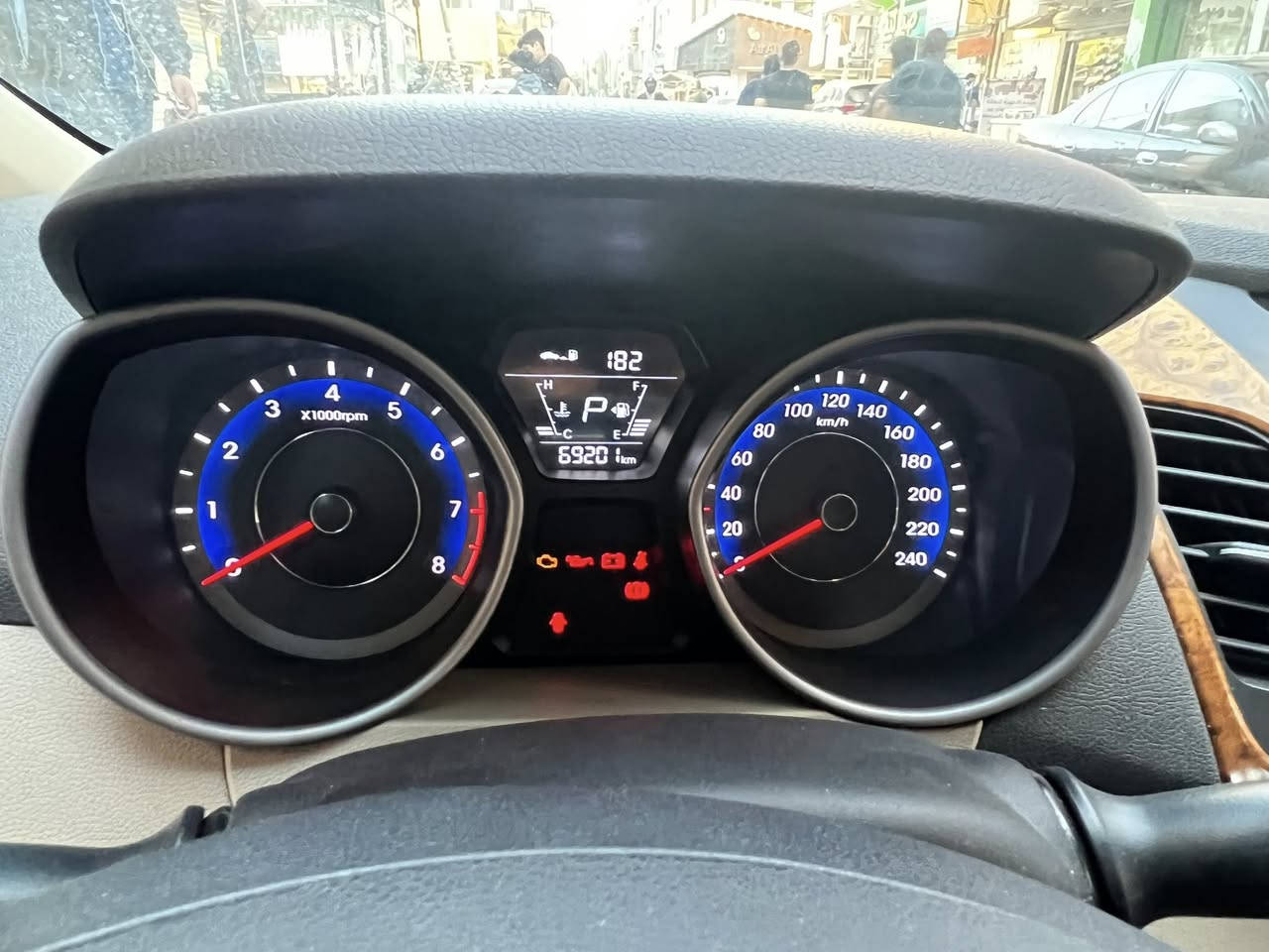 سلام عليكم للبيع النتراء 15 خليجي فول مواصفات عده البصمه بيها طخه بل جاملغ الخلفي سياره مال بيت جانت مضمومه ماشيه 69 سياره بسمي تحويل ثاني يوم السعر 128وبيها مجال العنوان الاعظمية شراي يتصل ***********
