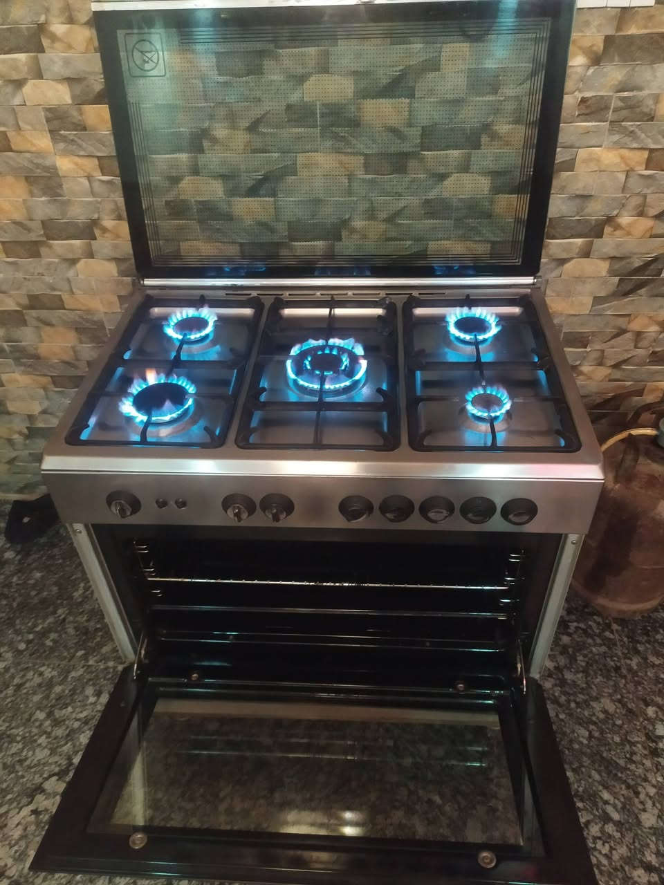 طباخ ايطالي اصلي اخو الجديد 
سعره 225 يوجد توصيل


**إذا كنت صاحب هذا الإعلان وتريد حذفه لأي سبب، رجاءا أرسل رسالة إلى الدعم الفني**