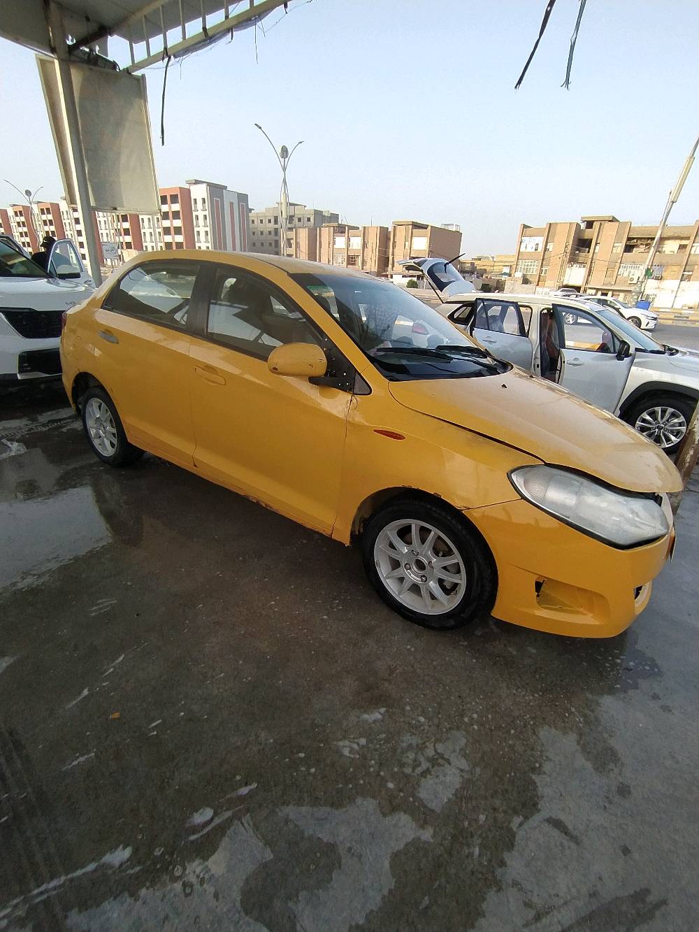 شيري فلاوين مديل 13 
رقم نجف انكليزي هزه جديده 
سياره ب اسمي مداور ثاني يوم 
مصفره هيئه وغرامات 
سعر 28ورقه وبيها مجال للشراي 
شرط مداور بدون مداور ما ابيع 
تبريد عوزه كنبريسر 
بيها حادث امامي صفحه ومصلحه مثل ما موضح بصوره 
عنواني ديوانيه 
***********
