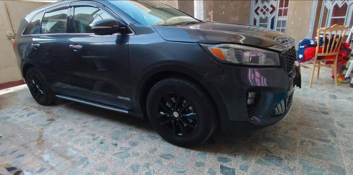 كيا سورينتو (Kia Sorento) 2018 – 6 سلندر🖤🔥
وارد أمريكي🇺🇸

🔧 محرك 6 سلندر قوي
⚙️ نظام دفع رباعي (فور ويل)
🎥 كاميرا 360 درجة (كامرة دوارة)
📡 رادارات جانبيه
🪑 مقاعد جلد فاخرة
🔥❄️ مقاعد تدفئة وتبريد
📺 شاشة وسطية كبيرة
🎮 تحكم ستيرن جهتين
🛞 جنوط قياس 20
🚦 إشارة ترحيب
🔑 دخول ذكي
📡 تشغيل عن بعد
🧠 أنظمة قيادة 3 مودات
📷 عينة ليزرية
🧊 تبريد قوي
محدثة بجم 20 

⚠️ الحادث: جاملغ خلفي خفيف، جاملغ أمامي سرقة بدون ضربة، وضربة خفيفة باب الراكب الخلفي راجع بارد بمقدار شبر

📮 السـعـر ✅ لايك و تعليق يصلك ع ماسنجر  📩

مكان تواجد السيارة: ميسان
رقم صاحب السيارة: ***********
الصفحة مكلف بالنشر
