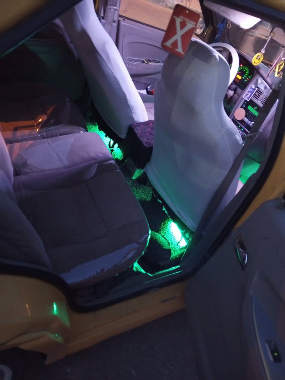 سلام عليكم شيري كوين 2013 سياره حيل نضيفه رقم بغداد مكينه گير شرط تايرات جدد طخم جديد سياره ماتصرف عليها ربع. بوجهك ع شارع  كوبون بانزين بيها  كبل فول  شرط الوكالة والتحويل السعر 30 بي مجال للطيبين غير متواجد ع الفيس   للتواصلل
*********** بي واتساب
