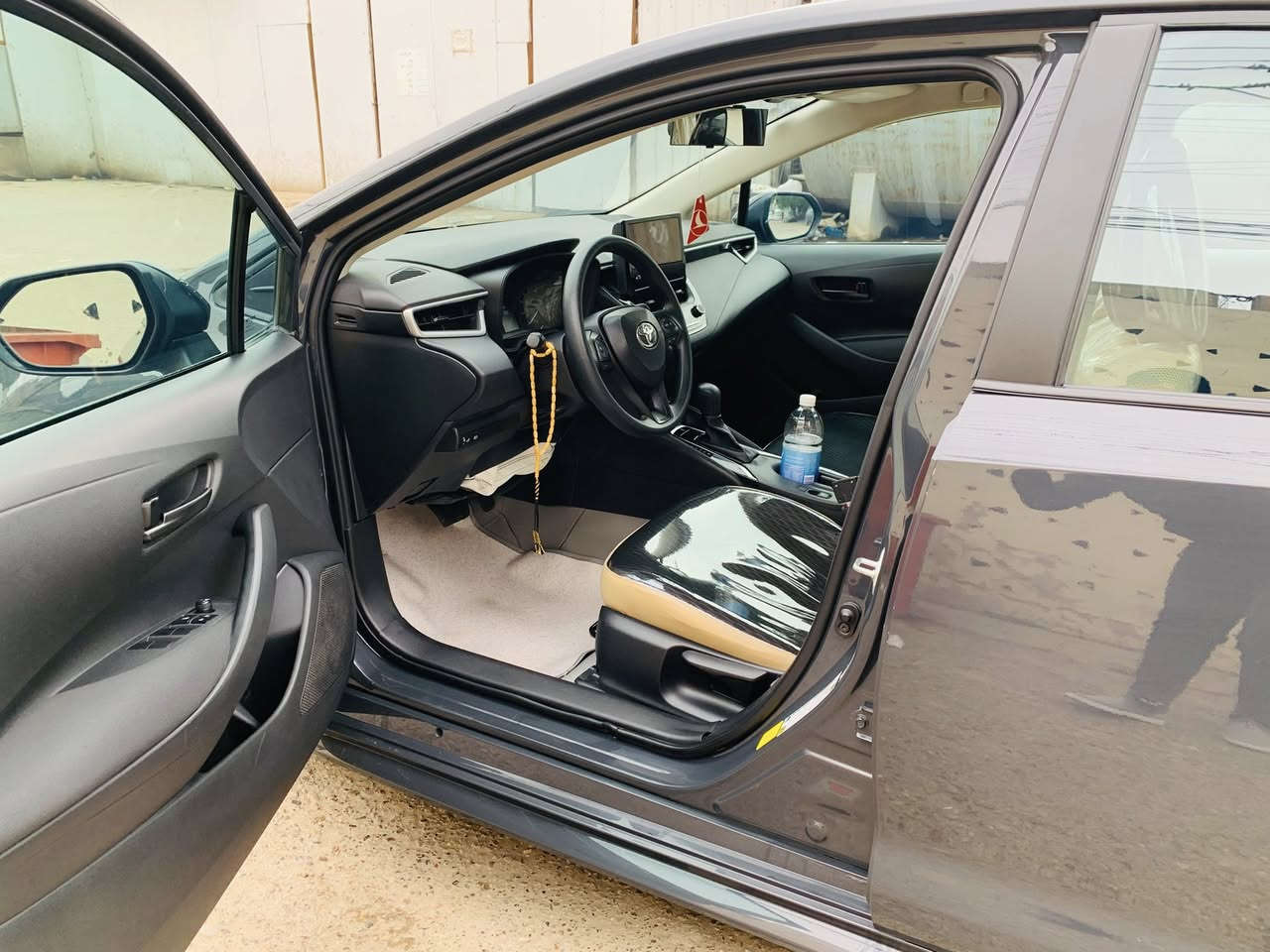 سلام عليكم كورلاا موديل 2023
وارد امريكي سياره حادثهه موضح بل صور 
مكينه 2000 دبل نوزل 
بيهه جاملغ جهه السايق مصبوغ او نص بنيد مصبوغ 
السياره ماشيه 30000 الف ميل 
جديده استخدم شخصي او عندي سونار بيهه 
شاشه تحكم سايد بريك دكمه اوتو هولد 
رادار 
مكان السياره بغداد الحريه الدولعي 
السعر 155 او بيهه مجال 
***********
