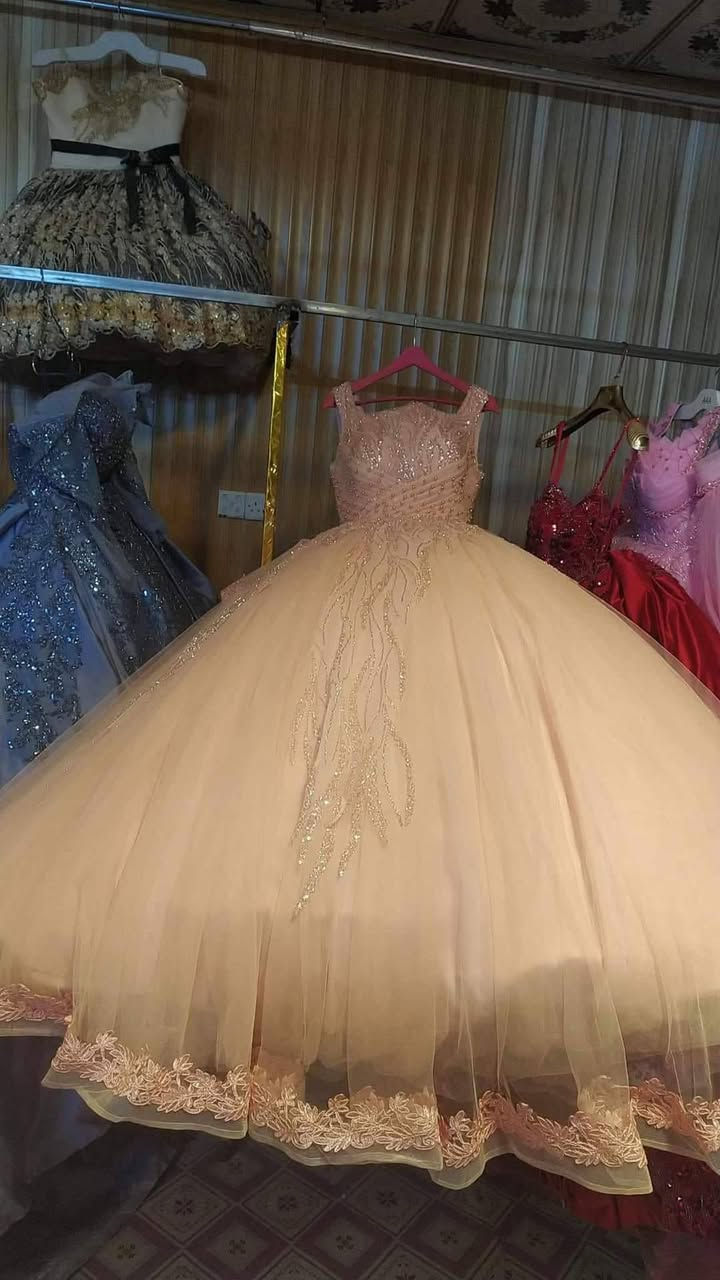 بنات .. فساتين سهرة للإيجار بأسعار مناسب! 🎀
صديقتي عندها فساتين سهرة كلش مرتبة وراقية حاطتهن ببيتها للإيجار (للبنات فقط). اللي ما تحب دوخة المحلات وتريد مكان هادئ تقيس بي وبسعر مناسب هذا أحسن خيار الج.

✅ الفساتين كلها موديلات  جميله ونظيفة جداً.

✅ التعامل كلش حلوه وتاخذين راحتج كأنج ببيتج.

📩 اللي تحب تشوف صور اكثر وتعرف الأسعار، خلي تكتب "تم" أو تراسلني خاص.


**إذا كنت صاحب هذا الإعلان وتريد حذفه لأي سبب، رجاءا أرسل رسالة إلى الدعم الفني**